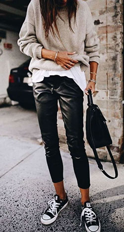Leather Pant Outfits For Women, Jeans rasgados y Pantalones ajustados: Pantalones ajustados,  Trajes De Pantalón De Cuero  