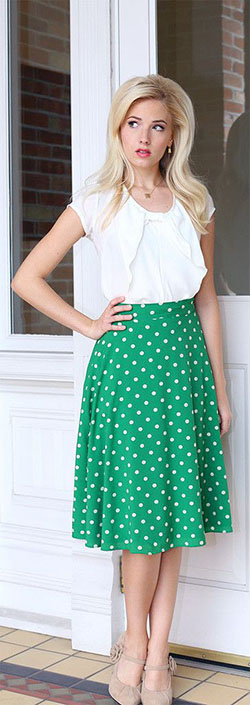 falda verde con top blanco: Ropa vintage,  Trajes De Falda,  Semana de la Moda  