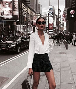 Debe visitar Times Square, We Heart It: Kendall Jenner,  Trajes De Falda,  Estilo callejero  