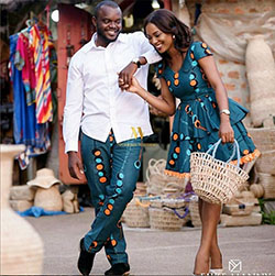 Elegantes trajes azules a juego de Ankara para parejas: Traje a juego de pareja,  Trajes de pareja a juego,  pareja africana  
