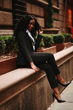 Vestir mujer negra de negocios, Ropa informal: Informal de negocios,  ropa informal,  Ropa formal,  trajes de negocios,  Atuendos Informales  