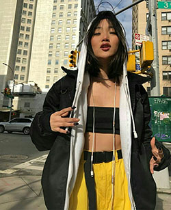 Trajes coreanos de estética baddie, Moda de calle: moda grunge,  adidas yeezy,  Estilo callejero,  Traje de tops de tubo  