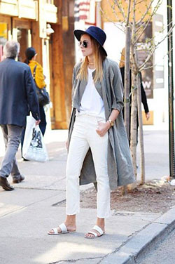 Chanclas blancas jeans blancos, pantalones ajustados: Pantalones ajustados,  Atuendos Informales,  Trajes De Cárdigan Largo  