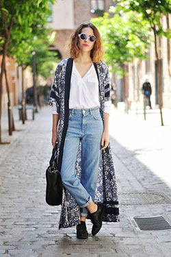 2019 tendencias de moda mom jeans: top corto,  Vaqueros de mamá,  trajes de kimono,  Atuendos Informales  