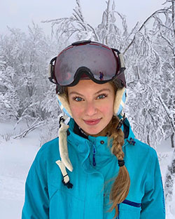 Chloe Vialaret Instagram, Casco de esquí: Cloe Vialaret  