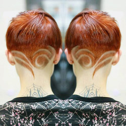 Diseños de tatuajes de cabello para mujeres.: corte bob,  Pelo largo,  Ideas de peinado,  Pelo castaño,  Cabello corto,  peinados bob,  tatuaje de pelo  