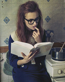Fotos de chicas con libros, Trilogía Divergente: Gafas nerd  
