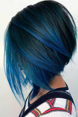 Corte de pelo bob con mechas azules: corte bob,  Pelo largo,  Pelo castaño,  Cabello corto,  Resaltado del cabello,  Pelo azul,  peinados bob  