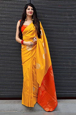 Sari de seda suave liso color amarillo con blusa: Estilo de vida,  MODA,  Moda India,  chicas calientes en sari  