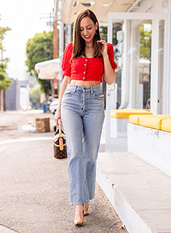 Outfit Casual Con Top Rojo Y Jeans: Blusa roja,  modainsta,  Atuendos Informales,  vaqueros sueltos  