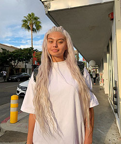 Sofia Jamora Instagram photography ideas, blond hair y Long Hairstyle Girls: Estilo callejero,  Pelo largo,  Ideas para teñir el cabello,  Pelo rubio,  Ideas de peinado,  Chicas Lindas De Instagram,  Instagram  