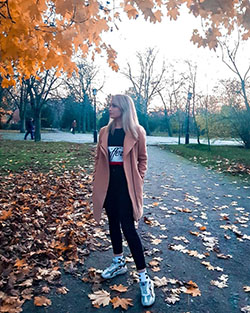 Aleksandra Glance hermoso cabello rubio, diseño de vestuario, moda callejera: Estilo callejero,  Pelo rubio,  lindos peinados  