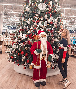 Aleksandra Glance outfit designs, christmas ornament y christmas ornament: Santa Claus,  árbol de Navidad,  Decoración navideña,  Decoración navideña,  lindos peinados,  Nochebuena  