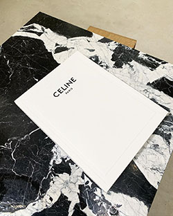 Ruby Fairs Instagram, propiedad material, blanco y negro, producto de papel: 