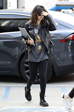 Selena Gomez – Llega a Nine Zero One Salon en West Hollywood: fotos de celebridades,  Traje inspirado en celebridades,  Hollywood,  Estilo de la calle de la celebridad  