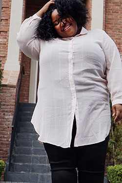 Combinación de color blanco y negro con suéter, chaqueta, blusa.: Traje de camiseta,  pelo negro,  Traje Blanco Y Negro  