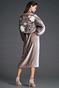 Clarissa Archer vestido ropa formal ideas de ropa, ideas de atuendo: Ideas de atuendos de kimono,  Ropa formal  