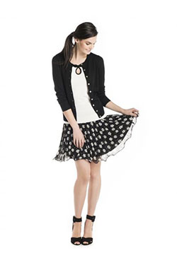 Ideas de color blanco y negro con lunares, falda.: modelo,  Trajes De Falda,  Traje Blanco Y Negro,  Ideas de atuendos con falda  