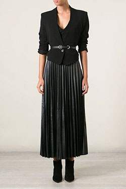 Traje de color negro, debes probar con ropa formal, blazer, falda: Traje negro,  Falda alta-baja  