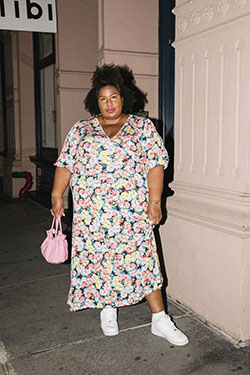 Hombro de vestido de color,: Fotografía de moda,  Atuendos Para Citas,  Estilo callejero  