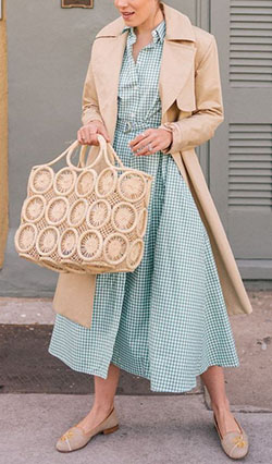 Traje de estilo turquesa y beige con lunares, bolso de falda, zapato: Estilo callejero  
