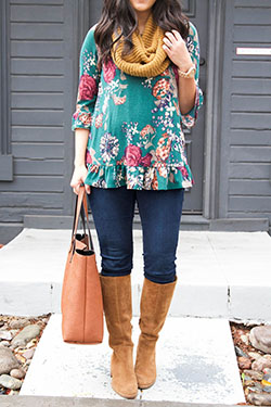 Ideas de color turquesa y marrón con leggins, denim, jeans.: Traje de camiseta,  Estilo callejero,  Trajes Florales Superiores,  Outfit Turquesa Y Marrón  
