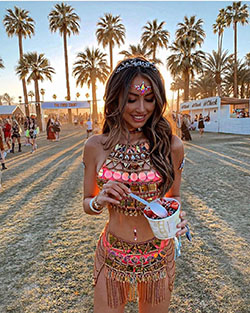 Yvette Arriaga bikini outfits para mujer, foto divertida, lentes de sol: Atuendos De Coachella,  Trajes de primavera,  Gafas de sol  