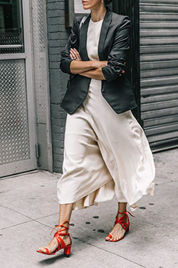 Ideas de vestidos blancos con sandalias de vestir, zapatos: Estilo callejero,  blogger de moda,  Fotografía de moda  