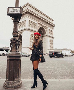 Arc de Triomphe Outfit Estilo Arc de Triomphe, Champs Elysées: Trajes para adolescentes,  Torre Eiffel,  Estilo callejero  