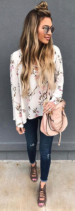 Combinación de color beige y rosa con suéter, chaqueta, blazer: Estilo callejero,  Traje Beige Y Rosa,  Trajes Florales Superiores  