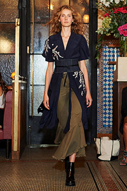 Trajes de vestir de Clarissa Archer para mujeres, sesión de fotos para niñas, ideas de atuendos: Fotografía de moda,  Desfile de moda,  modelo,  Ideas de atuendos de kimono,  Alta costura  