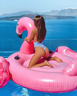 trajes rosas para mujeres con traje de baño, disfrute de la vida, parque acuático: Parque acuatico,  chicas de instagram  