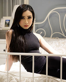 Sesión de fotos de instagram de Elizabeth Nguyen, fotos de instagram de chicas, foto de piernas: Pelo largo,  Atuendos Sexys,  modelo caliente,  pelo negro,  Chicas Lindas De Instagram  