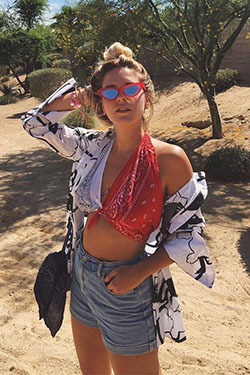 Yvette Arriaga ideas de fotografía, disfrute de la vida, gafas de sol, anteojos: Atuendos De Coachella,  Gafas de sol  
