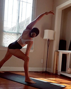 elise shannon adam piernas calientes fotos, aptitud física, extensión: modelo de fitness,  Atuendos De Yoga  