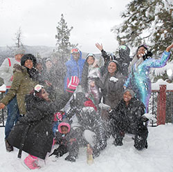 Tori Brixx diversión al aire libre, jugar en la nieve, tormenta de invierno: chicas de instagram,  trajes de invierno  