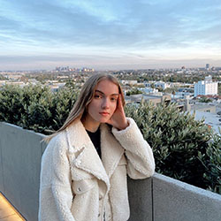 Chaqueta Lauren Orlando, ideas de vestidos de abrigo, fotografía para niña.: chaqueta,  Saco,  Laura Orlando Instagram  