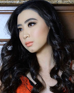 Elizabeth Nguyen Cortes de pelo negros, cara linda, labios hermosos: Pelo largo,  El pelo en capas,  pelo negro,  Chicas Lindas De Instagram  