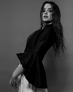 Annie LeBlanc photoshoot ideas, Hottest Girl, outfit ideas: fotografía monocromática,  Traje Blanco Y Negro,  Instagram de Annie LeBlanc  