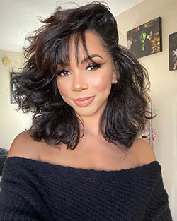 Brittany Renner Cabello negro Mujeres, Maquillaje facial, Labios naturales: Pelo largo,  pelo negro,  chicas de instagram,  Ideas de peinado,  Chicas Lindas De Instagram  