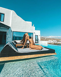 Ekaterina Zueva, chaise longue, piscina, bronceado: Bronceado,  Alberca,  chicas de instagram,  Tumbona,  Ekaterina Zueva Instagram  