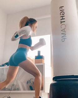 Ideas de vestidos de ropa deportiva de Nikki Blackketter, muslos de mujer, piernas calientes: modelo de fitness,  Ropa de deporte,  chicas de instagram  