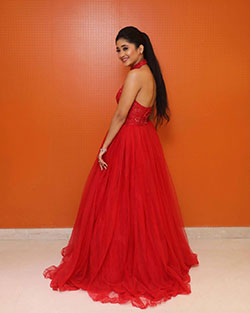 ideas de vestidos naranjas con vestido, vestido, poses de sesión de fotos: Ropa formal,  vestido de fiesta nupcial,  Traje naranja y rojo,  Shivangi Joshi Instagram  