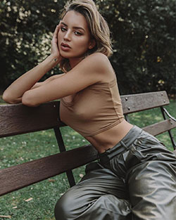 Poses de sesión de fotos de Valeria Mercado, fotos de chicas hermosas, piernas calientes: Pelo largo,  Pelo rubio,  Atuendos Sexys,  modelo caliente,  modelo de fitness  
