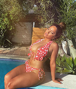 Jessica Burciaga bikini top de traje de baño, traje de baño de color, debes probar: bikini,  chicas de instagram,  Prenda interior,  parte inferior del traje de baño,  parte superior del traje de baño  