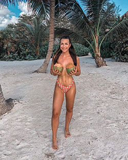 Eva Saischegg Instagram Pics Sexy and beautiful Girl Images En Instagram, modelo de bikini combinación de colores de trajes de baño: bikini,  Prenda interior  