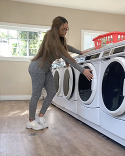Fiorella Zelaya piernas sexy, electrodomésticos grandes, lavadora: chicas de instagram  