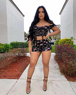 Sadey Ali muslos calientes, fotos de piernas, cabellos negros oscuros: pelo negro,  chicas de instagram,  vestidos calientes,  Chicas Lindas De Instagram  