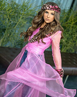 ideas de ropa rosa con vestido, bata, Ideas para el cabello largo: Fotografía de moda,  Alta costura,  vestidos rosas,  vestido rosa,  Piper Rockelle Instagram  