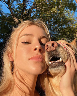 Daisy Keech diversión al aire libre, cara linda, labios hermosos: chicas de instagram,  Chicas Lindas De Instagram  